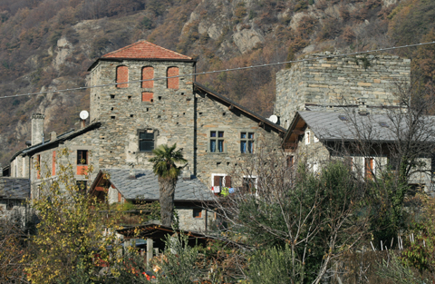 Maison forte et Tour di Ville, XIIème, Commune d'Arnad.