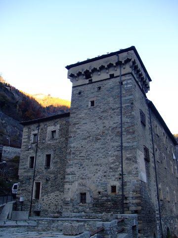 Maison forte, dite du "château d'Avise", fin XVe s., commune d'Avise. 