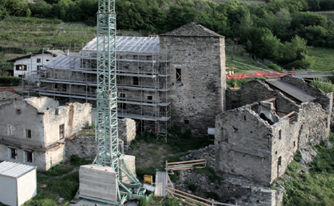 Maison forte de Néran, XIIe s., commune de Châtillon. 